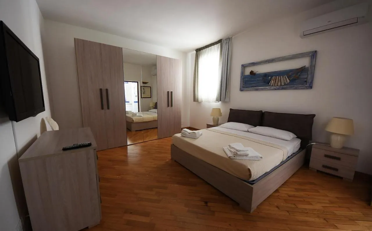 Holiday home Villa Azzurra Beachfront Mondello - Palermo