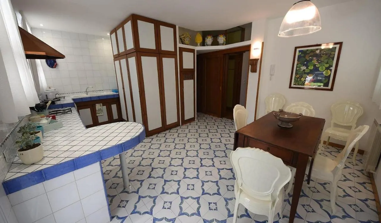 Holiday home Villa Azzurra Beachfront Mondello - Palermo
